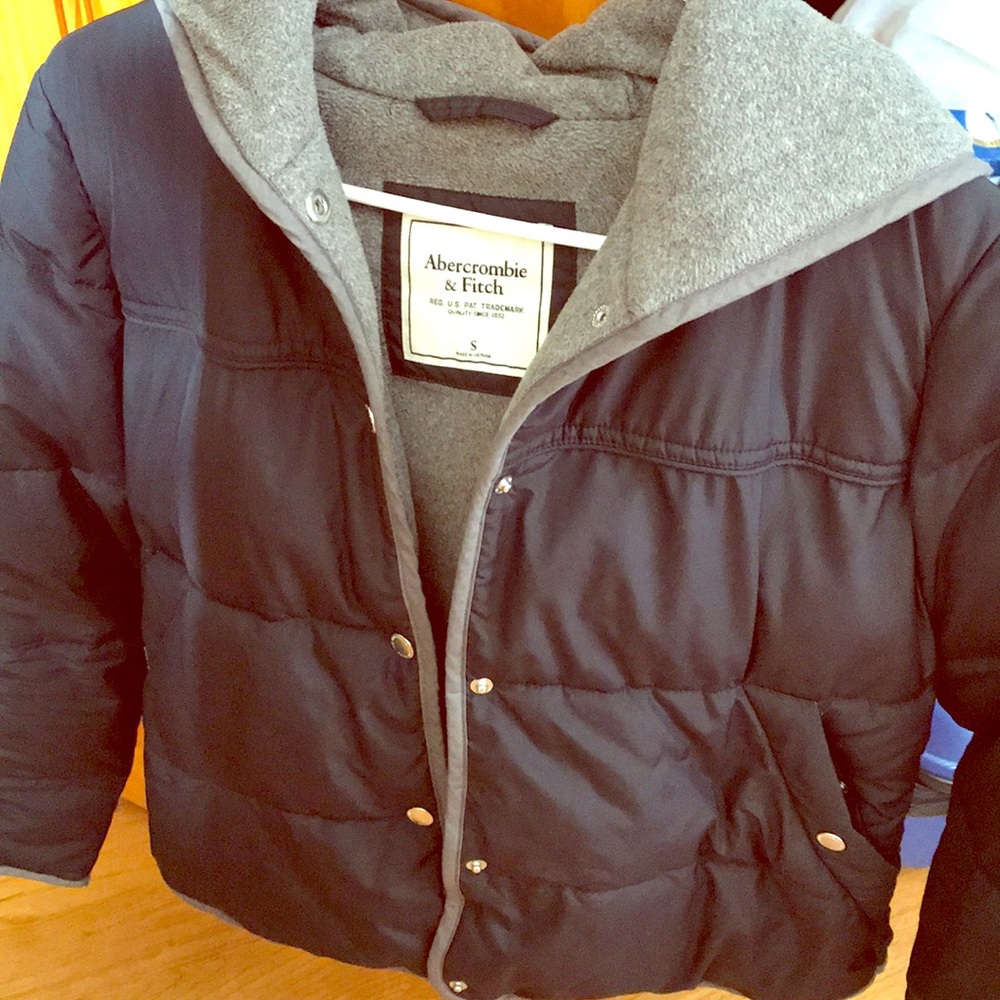 A&F gray black puffer jacket